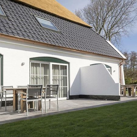 Spacious Farmhouse In De Cocksdorp With Private Terrace المظهر الخارجي الصورة